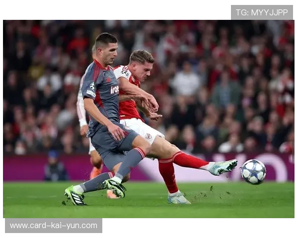 阿森纳后场断球后快攻，马丁内利插上推射得分